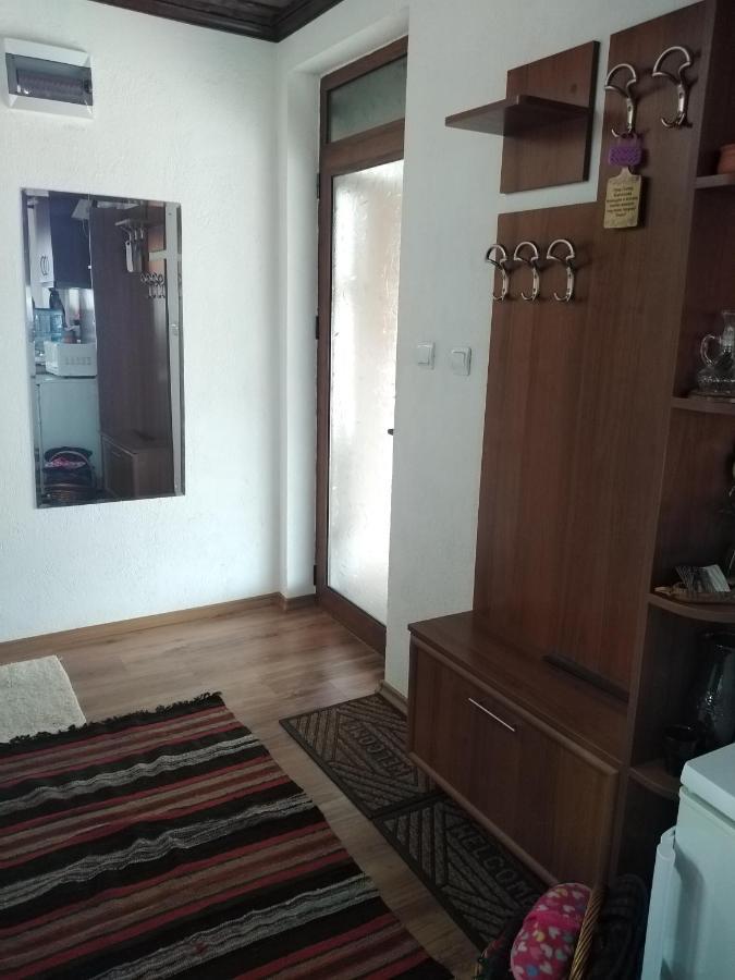 Къща За Гости Уют С. Жеравна Exteriör bild
